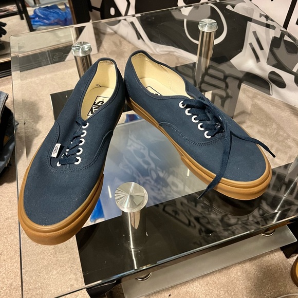 *Ultra Rare* Vans “ Gum Sole Pack” Authentic Shoes | Size: US 10 | Colour: Blue - Picture 2 of 6